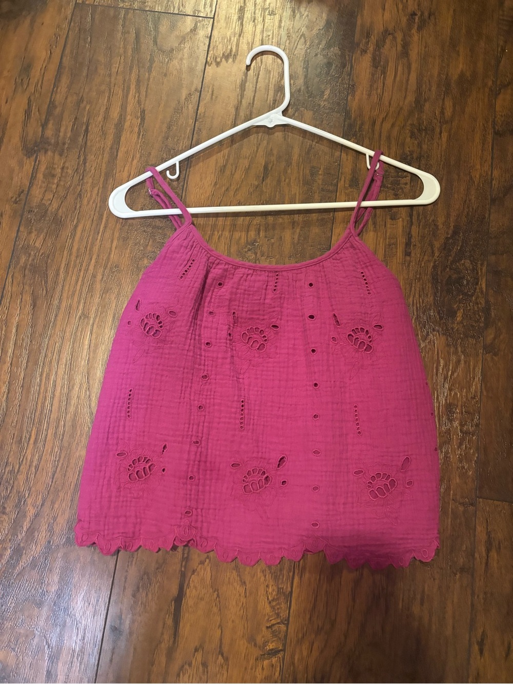 Women’s Fuchsia Eyelet Sleeveless Tank Top